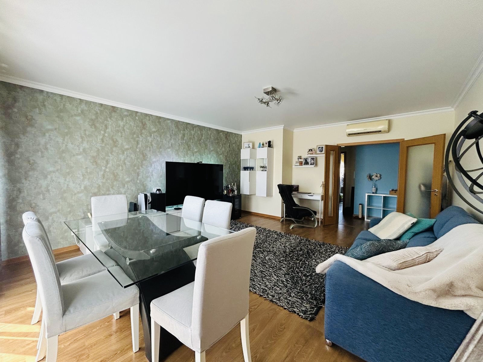 Apartamento T2 com garagem box e arrecadação no Montijo